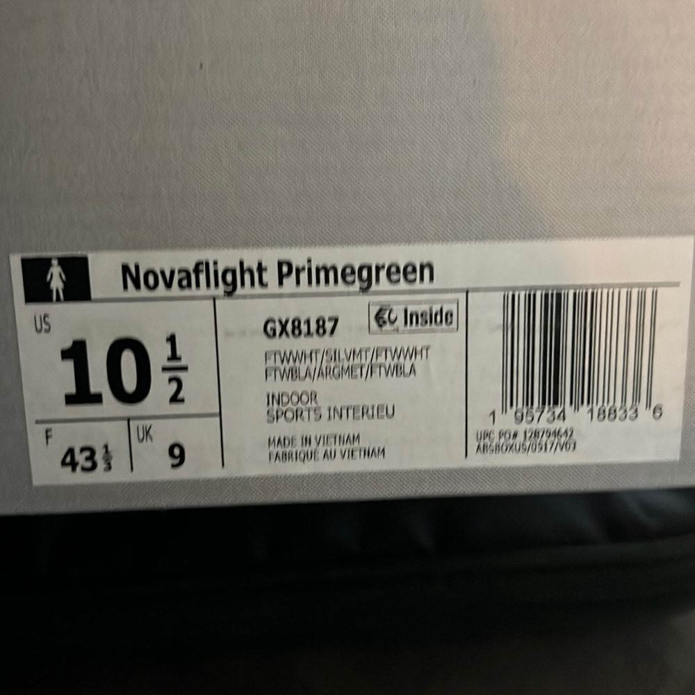 Adidas Novaflight (volleyball) Womens size 10.5 white/silver metallic.